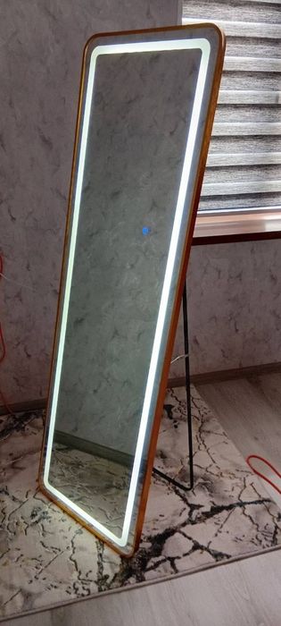 Зеркало с LED-подсветкой,