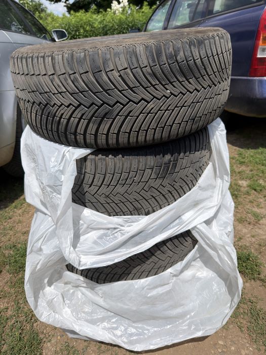 235 40 R19 Pirelli All Seasons sf3