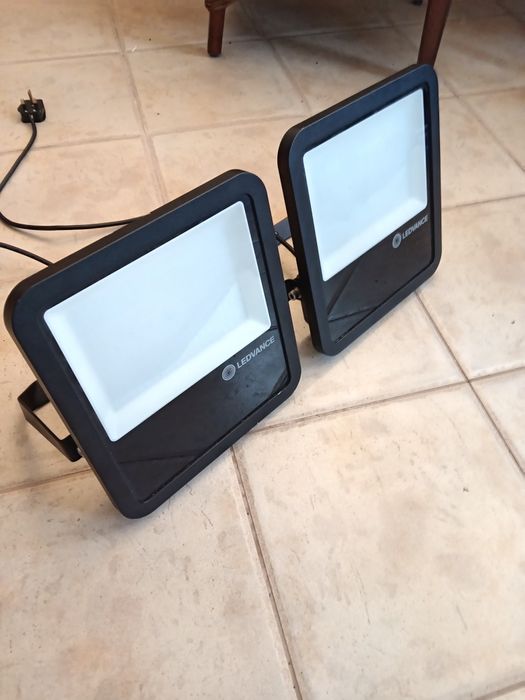 2 броя LEDVANCE прожектор 125W
