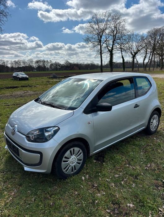 VOLKSWAGEN Up