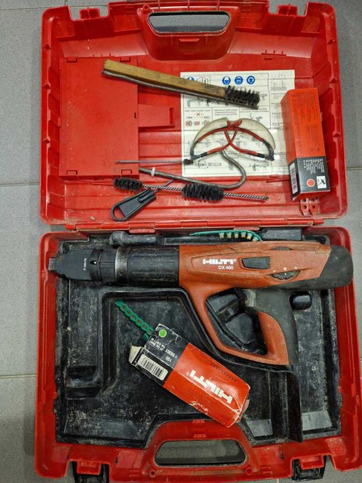 Пистолет Hilti за директен монтаж