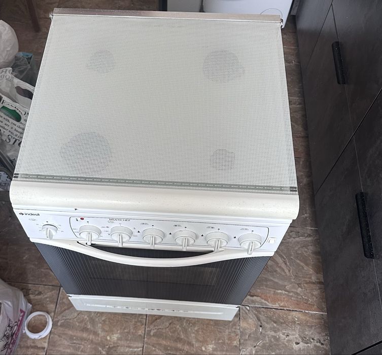 Продам газовую плиту