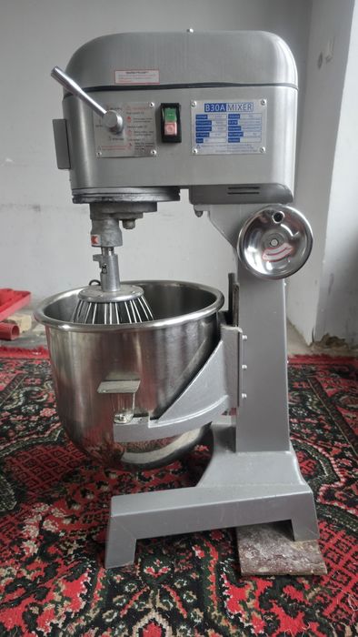 Mikser 30 litr sotiladi