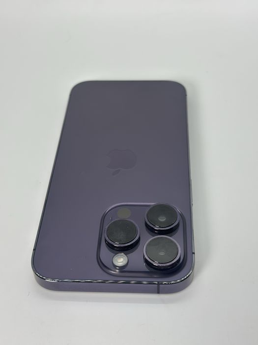 Vând iPhone 14 Pro, versiune SUA – eSIM, capacitate 256 GB.