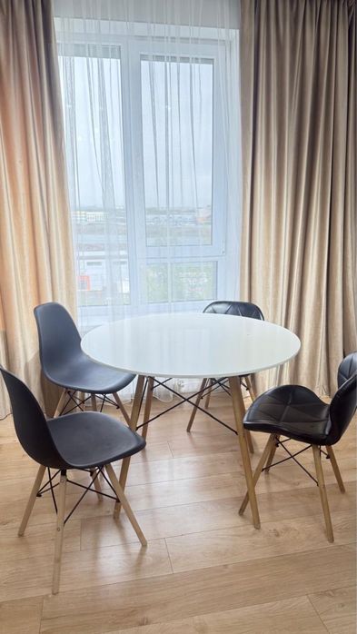 Продам Стол и Стулья