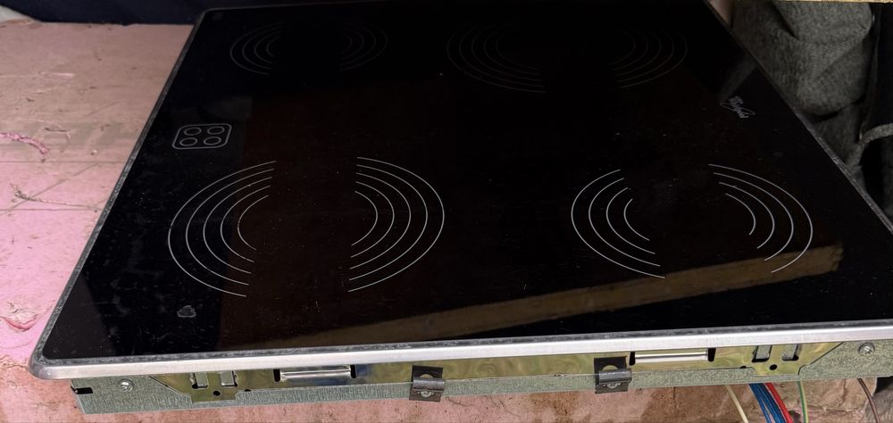 Cuptor electric incorporabil