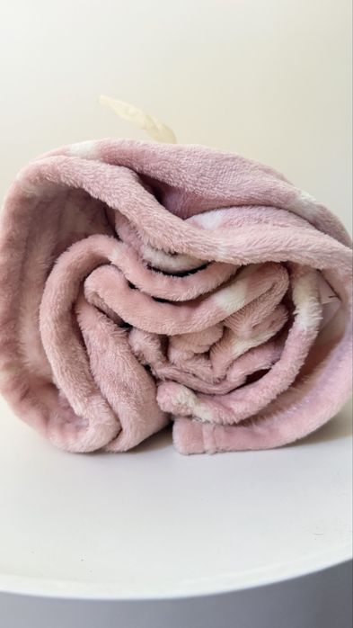Patura moale (fleece) cu cercuri roz pal 90*80cm