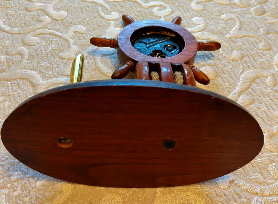 Ретро часовник корабен рул