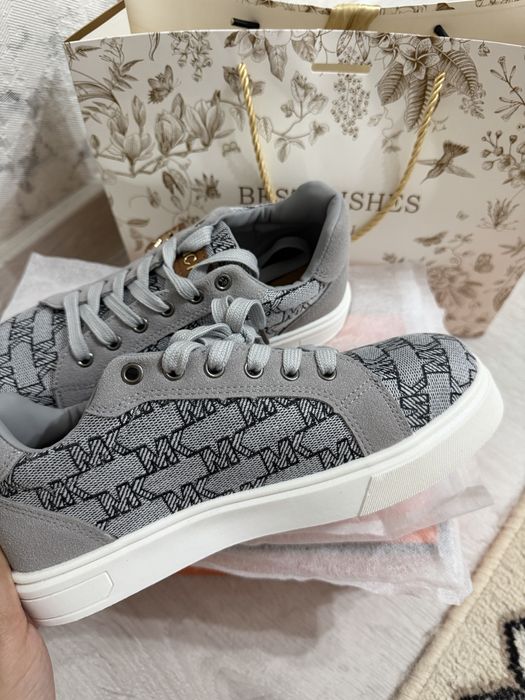 Новый кросс 38размер