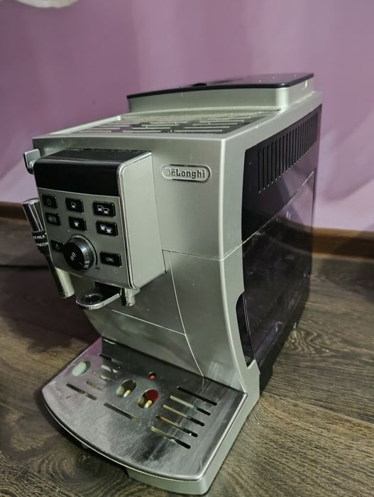Aparat de cafea DeLonghi magnifica s