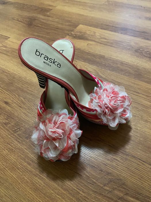 Модельные босоножки