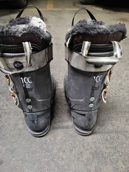 Продавам дамски скиорски обувки Rossignol  75лв или 37 евро