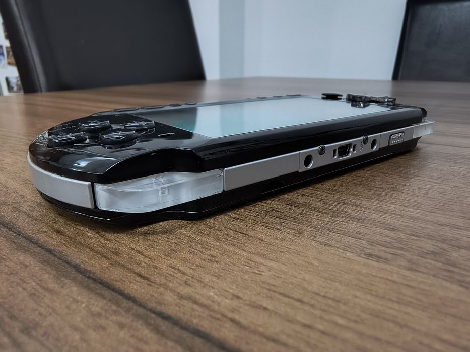 PSP 3004, accesorii, card 64gb, fara UMD