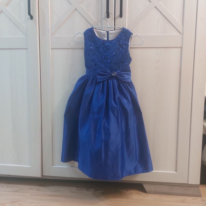 Продам платье разны