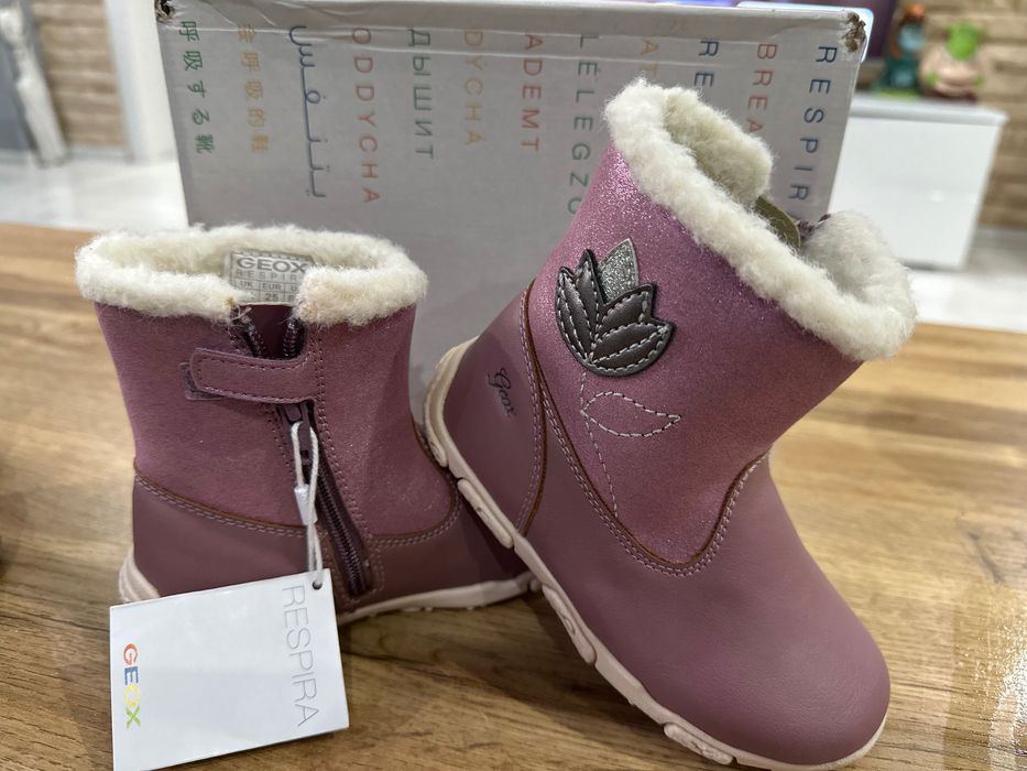 Детски обувки Geox, чисто нови 25 номер