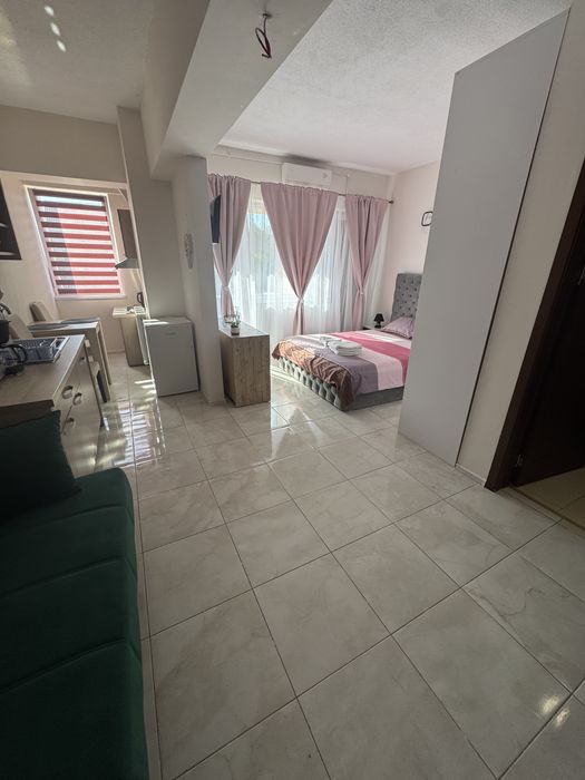 Studio de vanzare aproape de plaja