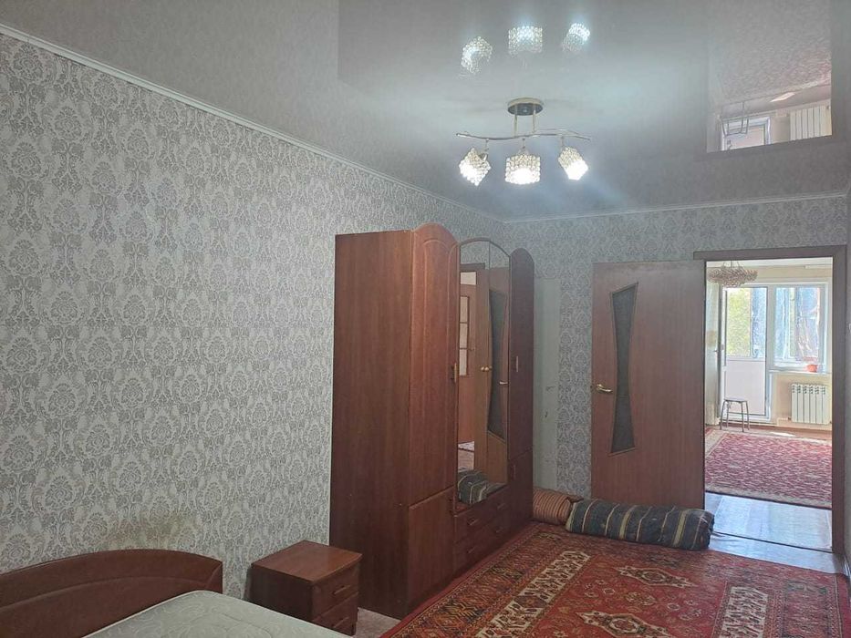 продам 2 комнатную по Металлургов