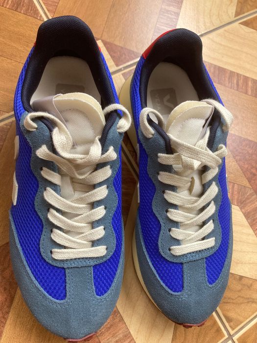 VEJA актуални обувки