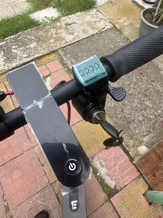 Vând trotinetă electrică E-Wheels E2S V2 PRO