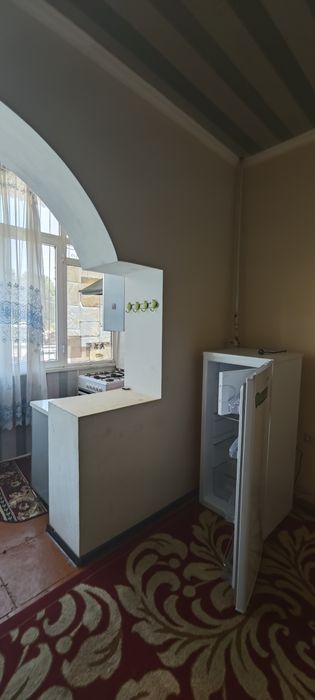 1 этаж 1 хоналик квартира ижарага берилади