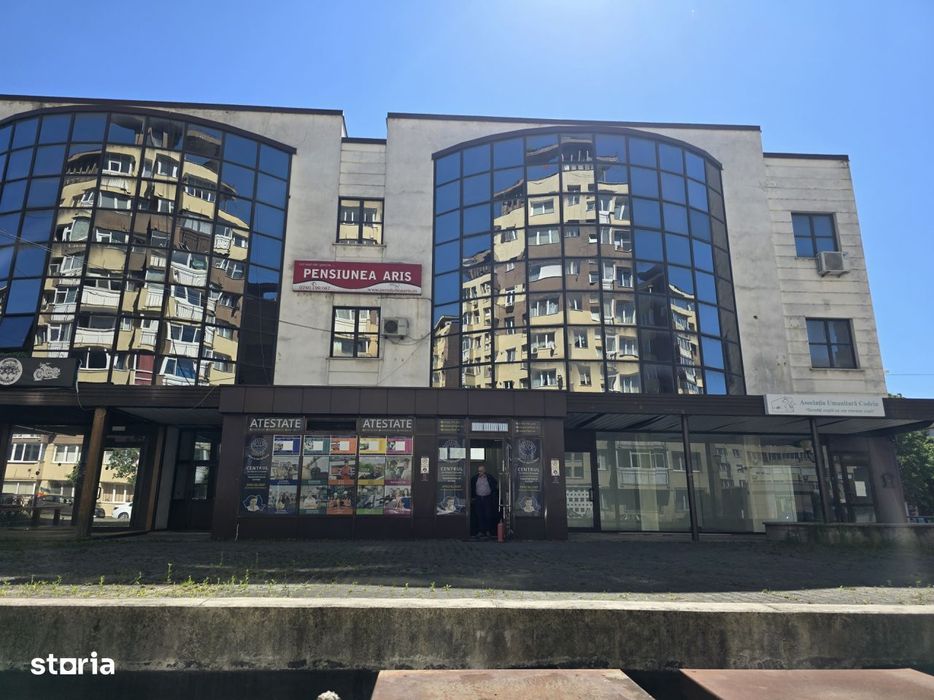 Cladire de birouri ultracentrala, cu parcare subterana proprie