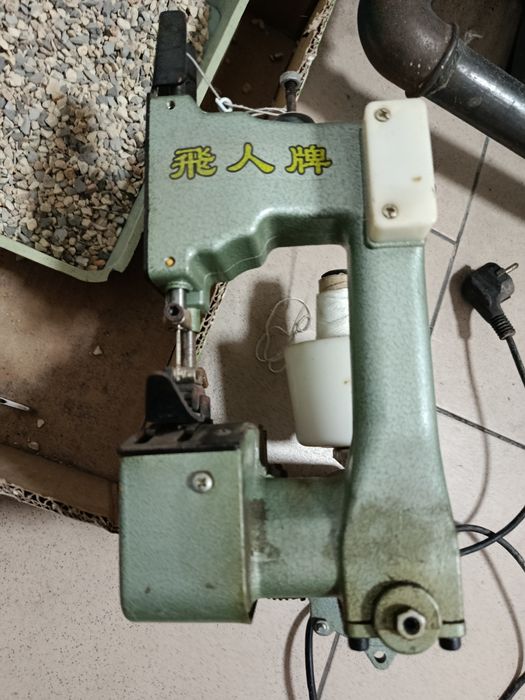 Продам мешкозашивочную  машинку