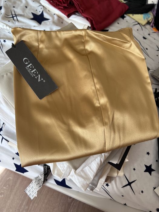 Vând stoc de haine de firma