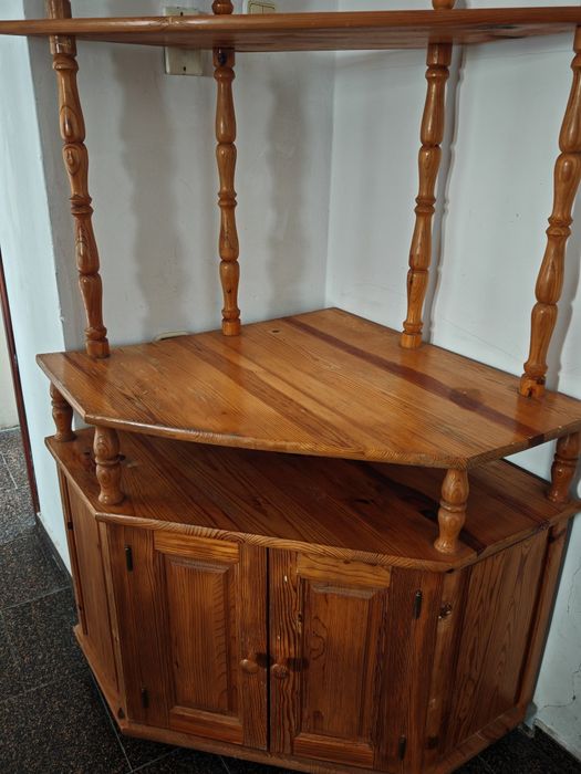 Ъглов шкаф етажерка