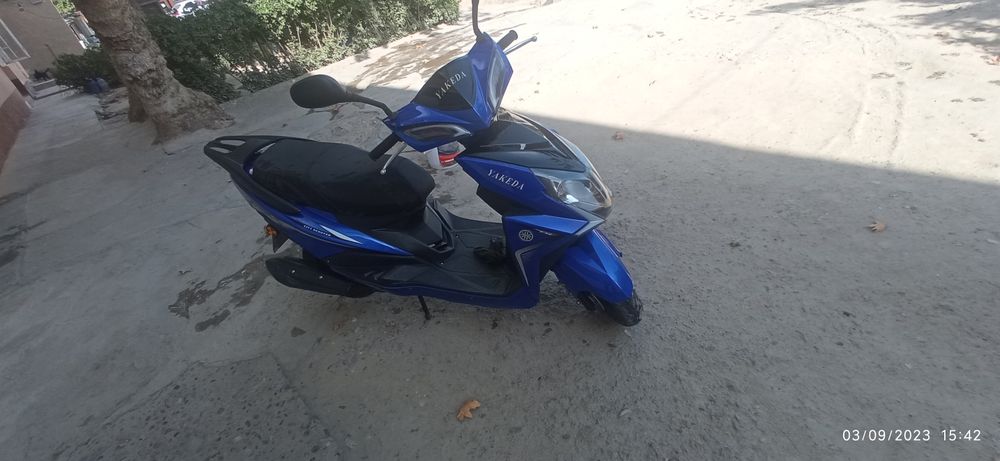 Scuter yaketa benzinli