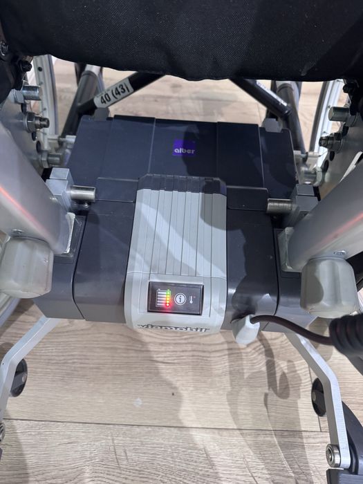 Scaun cu rotile electric