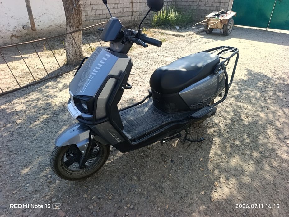 Продаю скутер большой