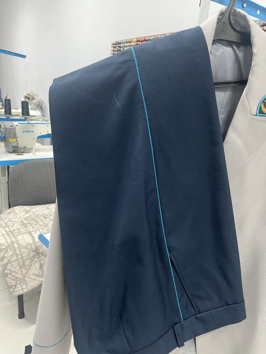 Мундир с брюками.