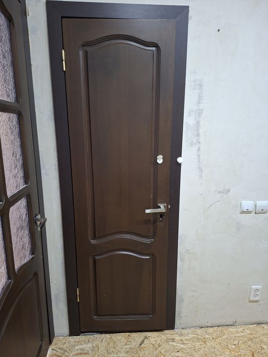 Продам двери межкомнатные  б/у