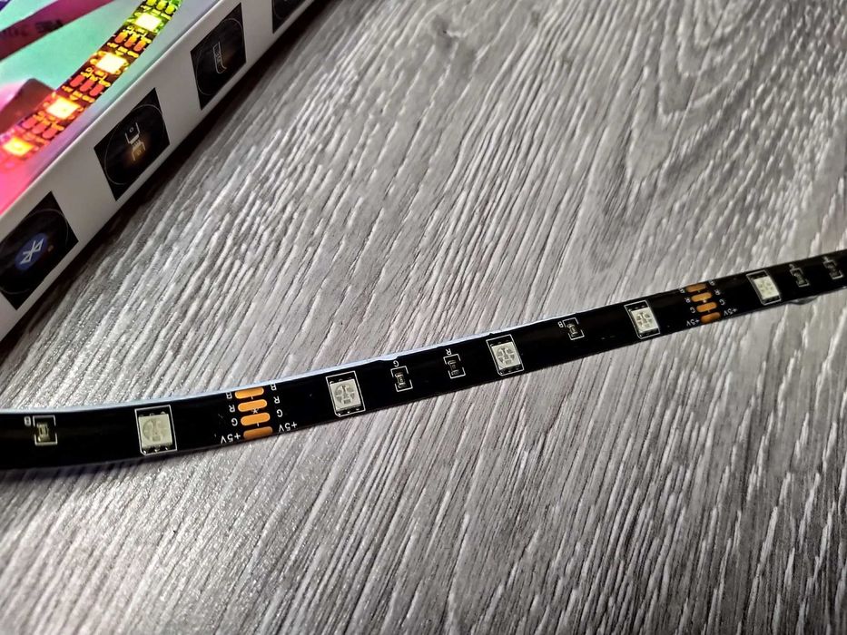 Banda LED RGB pentru TV, USB 5V, lungime 5 metri, telecomanda inclusa