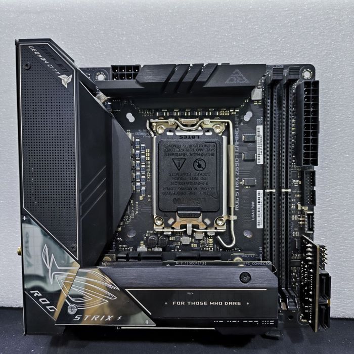 ASUS rog Strix Z690-I GAMING WIFI mini ITX