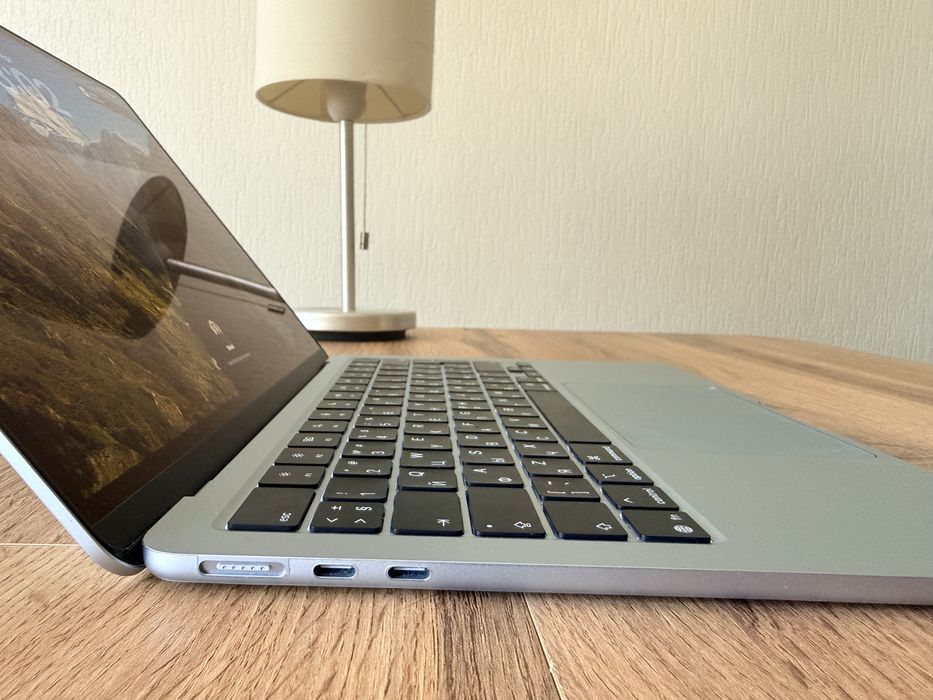 Mac Book 13 M4 2025 года, 256 ssd, 16 gb GPU