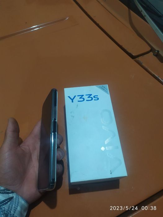 Vivo y 33 s sotiladi.    Karopka , dakument bor. Zaryadnik radnoy.