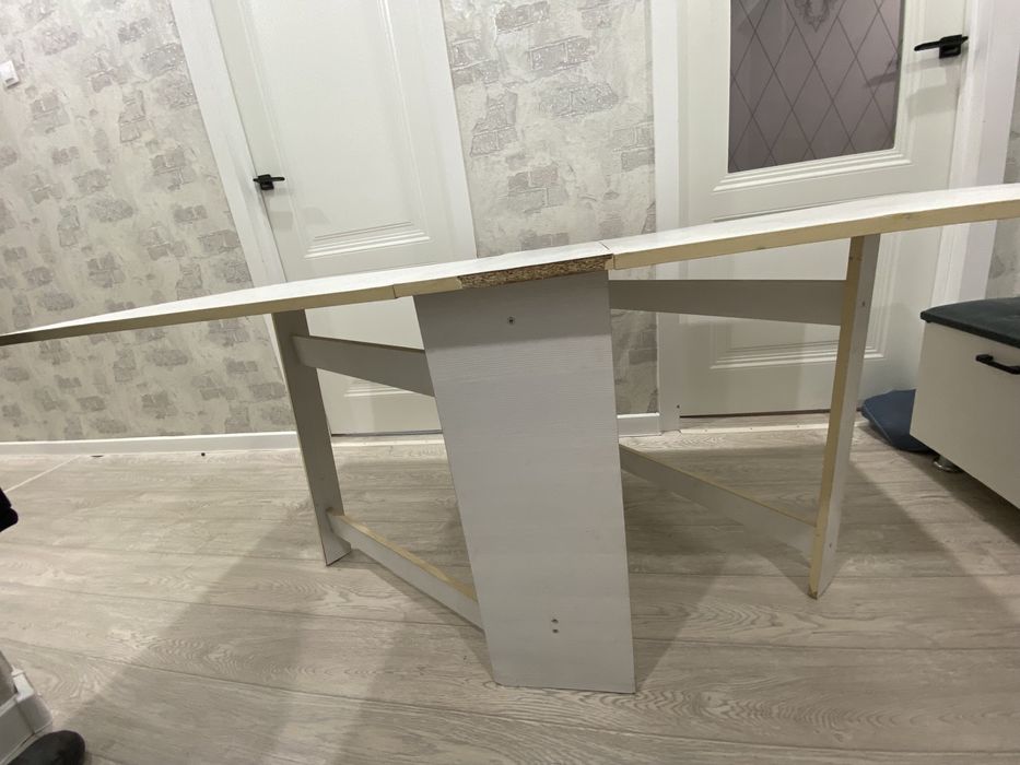 Стол книжка продам