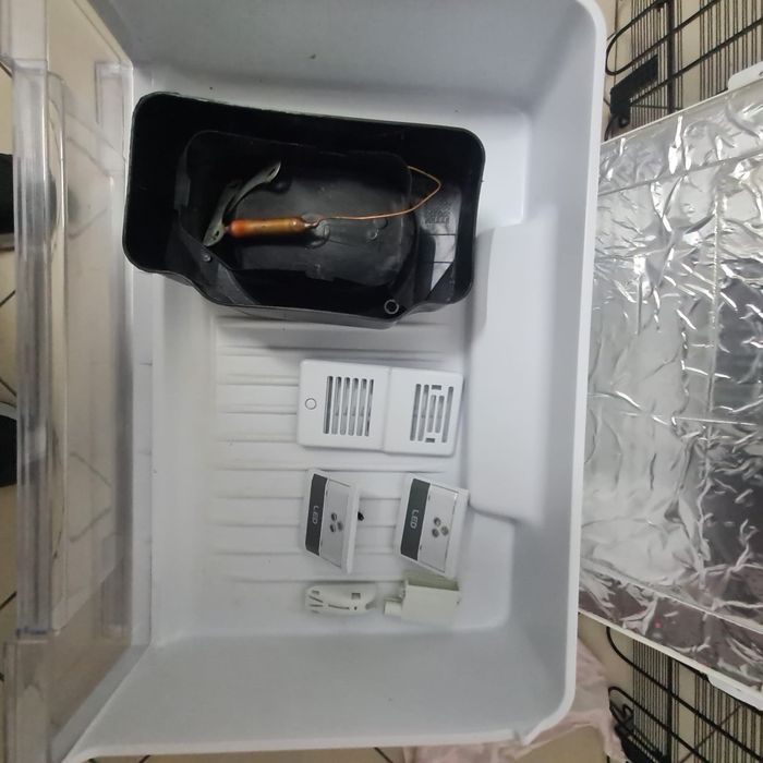 Piese, rafturi,sertare combina artic hotpoint