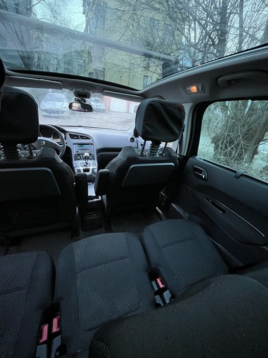 Peugeot 5008 - 2010 - 196000км