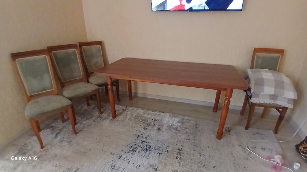 Продам стол и 8 стулья