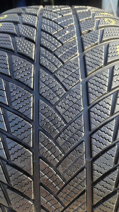 255/40 R20 • Iarna • Bridgestone Blizzak LM001 MO S 101V | 2 buc | DOT 2022 | Pret/buc