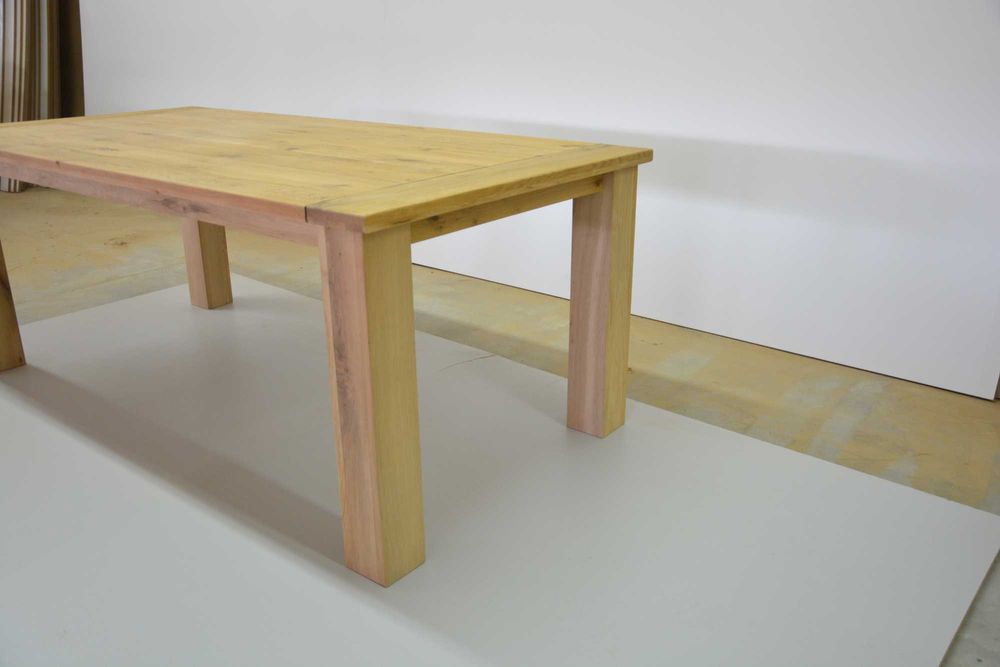 Масивни дъбови маси