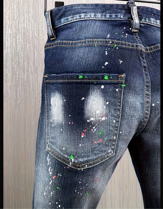 Pantaloni de dama rupti la moda