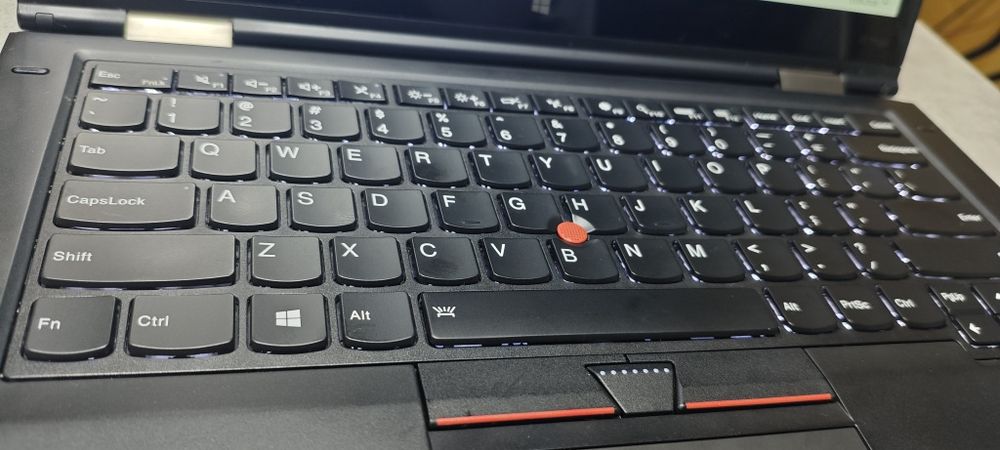 Ноутбук X1 Yoga .