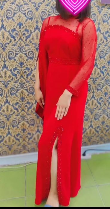 Продаётся красивое красное платье. Одето всего лишь 1 раз