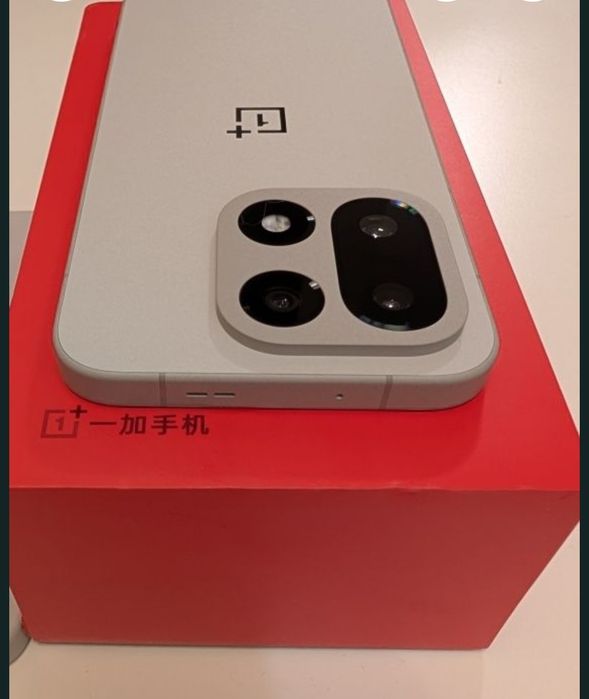 Vând oneplus 15 cu garanție preț fix