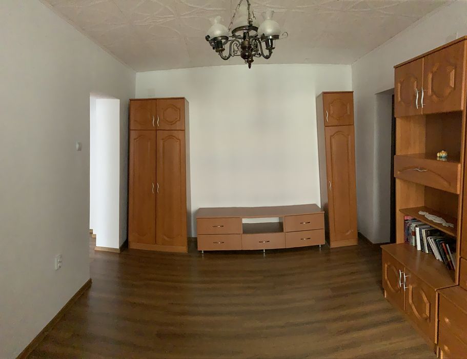 Apartament cu 3 camere de vânzare în Curtea de Argeș