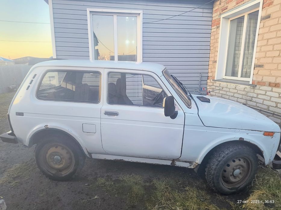 продам ниву 213 с. прицепом