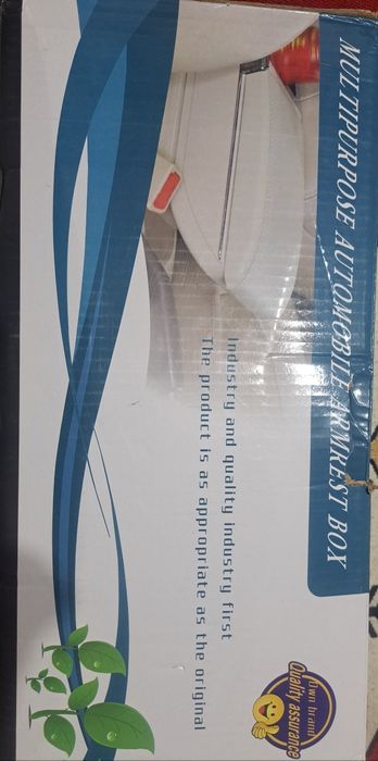 Vând cotiera nouă logan